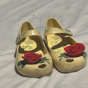 Used mini Mellisa beauty and the beast shoes size girls 10